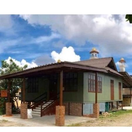 Sarah Guesthouse Kuala Terengganu Exterior photo