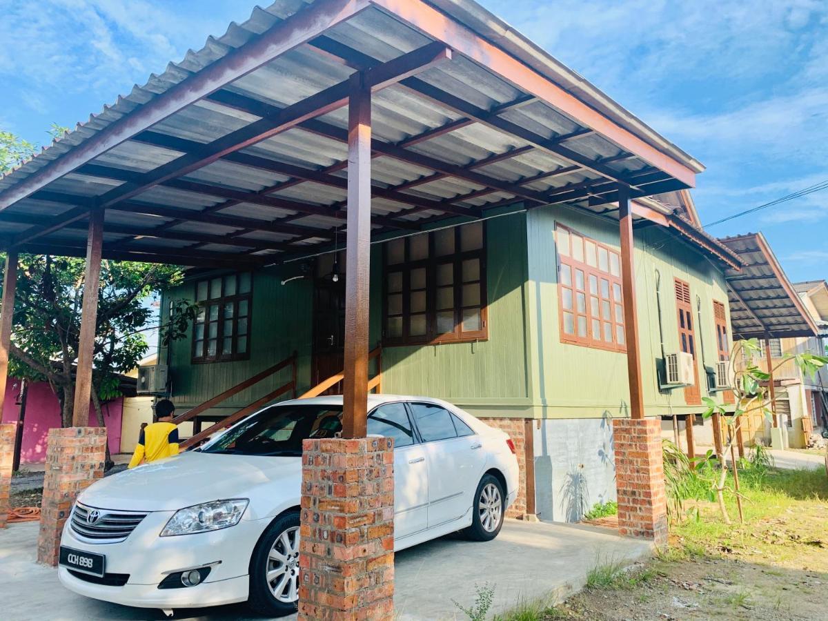 Sarah Guesthouse Kuala Terengganu Exterior photo